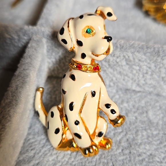 Vintage Enamel Dog Brooch - Cream and Gold Tone - Picture 3 of 17